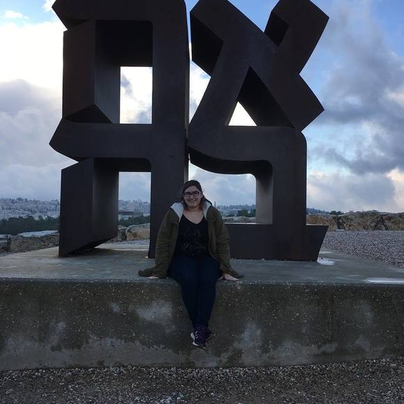 Meet your Posher, Jessica - Picture 1 of 1